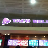 Photo taken at Taco Bell by Marcelo R. on 7/18/2012
