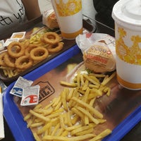 Photo taken at Burger King by Hdhdhdhdh D. on 8/15/2017