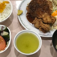 Photo taken at 目黒区役所レストラン by ことの い. on 1/6/2017