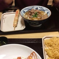 Photo taken at Marugame Seimen (มารุกาเมะ เซเมง) 丸亀製麺 by panther on 12/1/2017