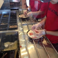 4/15/2013 tarihinde Dennis Y.ziyaretçi tarafından Pie Five Pizza'de çekilen fotoğraf