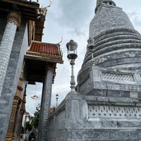 Photo taken at Wat Ratchapradit Sathitmahasimaram by Bean on 9/18/2022