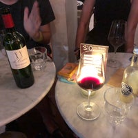 12/8/2017 tarihinde Christian G.ziyaretçi tarafından Ô BATIGNOLLES Wine Bar'de çekilen fotoğraf