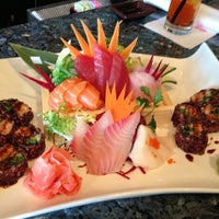 รูปภาพถ่ายที่ Osaka Sushi And Steak โดย Chris T. เมื่อ 1/28/2013