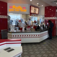 Photo taken at In-N-Out Burger by Trish H. on 8/17/2020