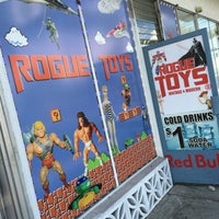 Foto tirada no(a) Rogue Toys por Rick Q. em 9/28/2016
