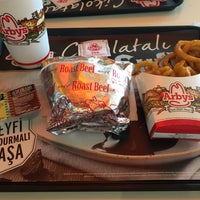 Photo taken at Arby&amp;#39;s by Emel Ö. on 9/18/2016