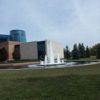 รูปภาพถ่ายที่ Southfield Public Library โดย Nicole M. เมื่อ 9/24/2012