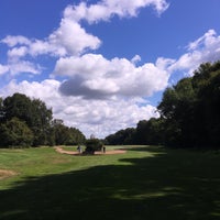 Photo taken at Addington Court Golf Course by Steve L. on 8/19/2017