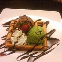 รูปภาพถ่ายที่ Café Du Chocolat โดย Fahriant R. เมื่อ 2/18/2013