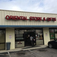 Foto tirada no(a) Oriental Store of Raleigh por Gian U. em 1/12/2013