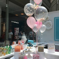 Photo taken at Sugarfina by Emily on 8/19/2017