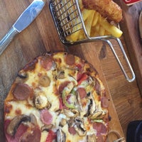 10/16/2019 tarihinde Ganime Emel E.ziyaretçi tarafından Trendy Pizza'de çekilen fotoğraf