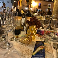 Foto diambil di Los Portales Restaurante oleh Adela C. pada 10/25/2022