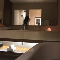 รูปภาพถ่ายที่ Vip Room Dubai โดย Eng. Elegancy เมื่อ 1/9/2018