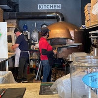 3/19/2022 tarihinde Felicia M.ziyaretçi tarafından Uncle Frankie’s Brick Oven Pizza'de çekilen fotoğraf