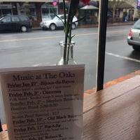 Foto tomada en Oaks Restaurant &amp;amp; Grill  por Sairy D. el 2/7/2017