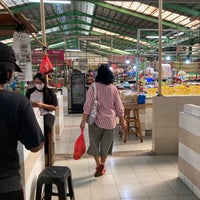 Photo taken at Pasar Modern Kota Harapan Indah by Rakhman M. on 4/23/2022