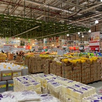 Photo taken at LotteMart Wholesale by Rakhman M. on 2/19/2023