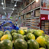 Photo taken at LotteMart Wholesale by Rakhman M. on 11/19/2022