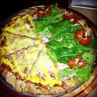 3/24/2013にPeterson V.がRedSun Pizzaで撮った写真