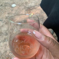Foto tirada no(a) Tarara Winery por Tiffany W. em 6/1/2019