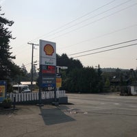 Photo taken at Shell by Thibault J. on 8/15/2018