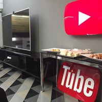 Photo taken at YouTube Space by Agnes P. on 10/11/2016