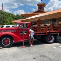 Photo prise au Tennessee Legend Distillery - Winfield Dunn Parkway par Adrienne W. le7/6/2022