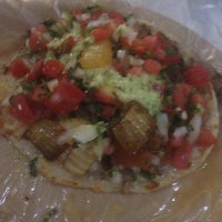 Das Foto wurde bei Tacos Chapultepec von Kastore L. am 4/1/2016 aufgenommen