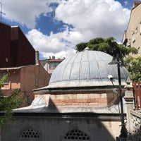 Photo taken at Hoca Üveys Camii Şerifi by Aylin A. on 6/30/2019