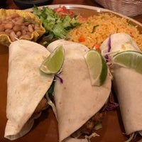 Foto scattata a Tapatio Mexican Restaurant da John Y. il 11/7/2017