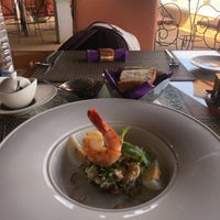 Foto tomada en Zazen Restaurant  por Kylie L. el 10/2/2019