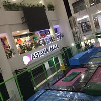 Foto tirada no(a) Astana Mall por Yelda A. em 3/3/2017