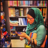 Photo taken at Popular Bookstore by Abdullah W. on 7/18/2013