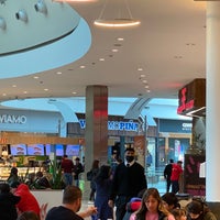 Foto tomada en Tortugas Open Mall  por Gri el 6/25/2022