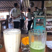 Photo taken at Bali Buda by Sergio on 6/5/2019