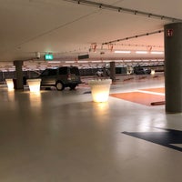 Photo taken at Schiphol Excellence Parking by  Ed B. on 4/29/2018