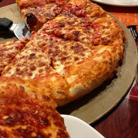 Das Foto wurde bei Pizza Hut von L U. am 1/8/2013 aufgenommen