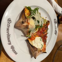 Das Foto wurde bei Mister O1 Extraordinary Pizza von Ruchi G. am 4/1/2024 aufgenommen
