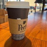 รูปภาพถ่ายที่ Peet&amp;#39;s Coffee &amp;amp; Tea โดย Ruchi G. เมื่อ 6/22/2023