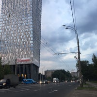 Photo taken at Мосфильмовская улица by Sargis B. on 7/15/2016