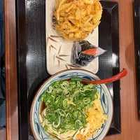 Photo taken at 丸亀製麺 by ウキウキ大将 on 5/15/2022