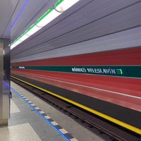 Photo taken at Metro =A= Nádraží Veleslavín by Sergey on 9/6/2022