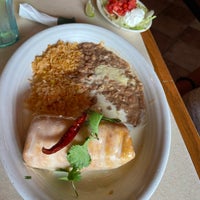 Foto scattata a La Parrilla Mexican Restaurant da Marlene V. il 9/28/2020