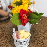 Photo taken at Mission Street Ice Cream and Yogurt - Featuring McConnell&amp;#39;s Fine Ice Creams by Laura H. on 9/9/2019