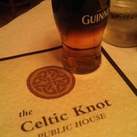 Foto tirada no(a) Celtic Knot Public House por Eric M. em 6/22/2013