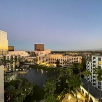 รูปภาพถ่ายที่ Costa Mesa Marriott โดย Mark L. เมื่อ 2/3/2022