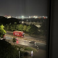 Foto diambil di London Heathrow Marriott Hotel oleh Mark L. pada 5/1/2022