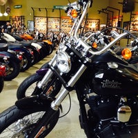 รูปภาพถ่ายที่ Smokin&amp;#39; Harley-Davidson โดย Cathy C. เมื่อ 5/29/2014